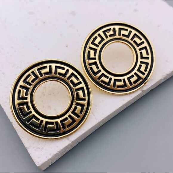 Jewelry - Designer Inspired Stud Earrings Black & Gold Round